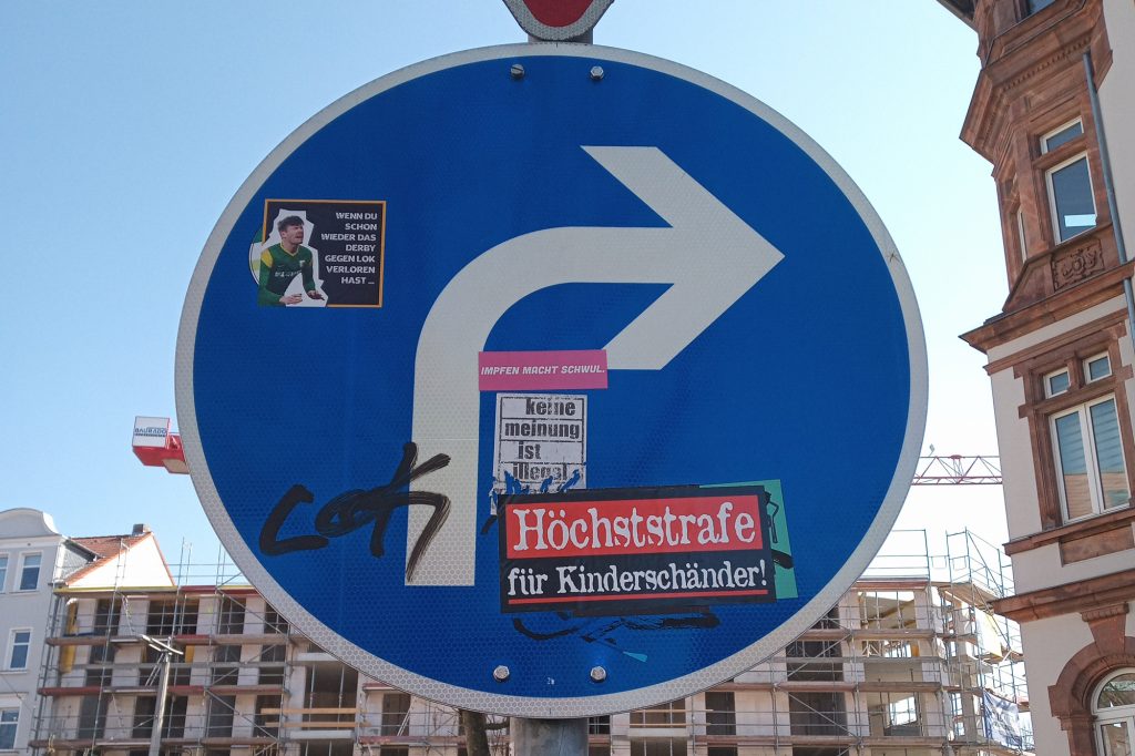 jr_Nazischild_Teaser